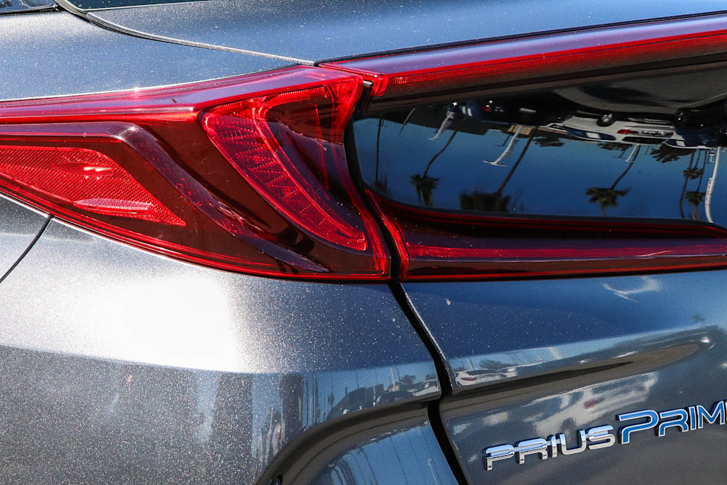 Thumbnail: 2022 Toyota Prius Prime - 18