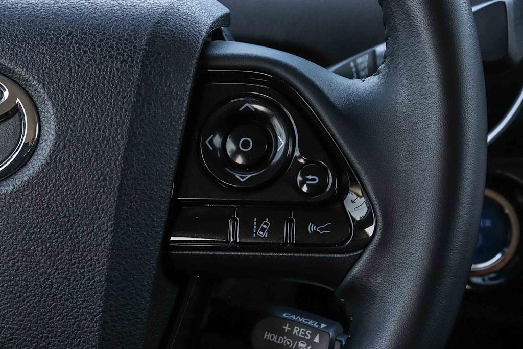 Thumbnail: 2020 Toyota Prius Prime - 25