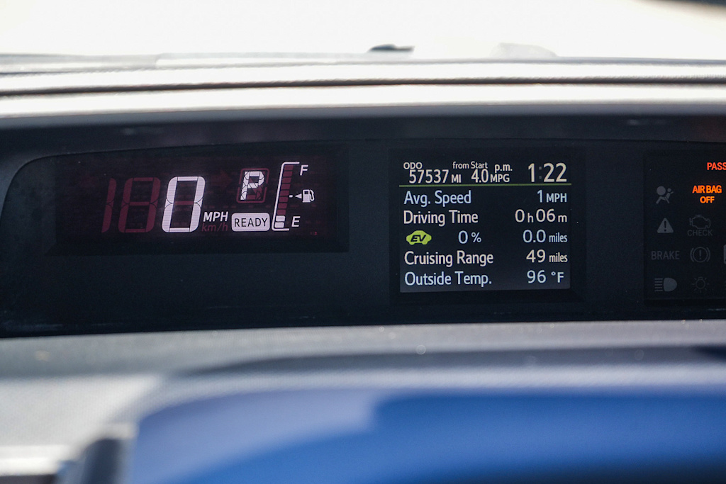 Thumbnail: 2015 Toyota Prius c - 15
