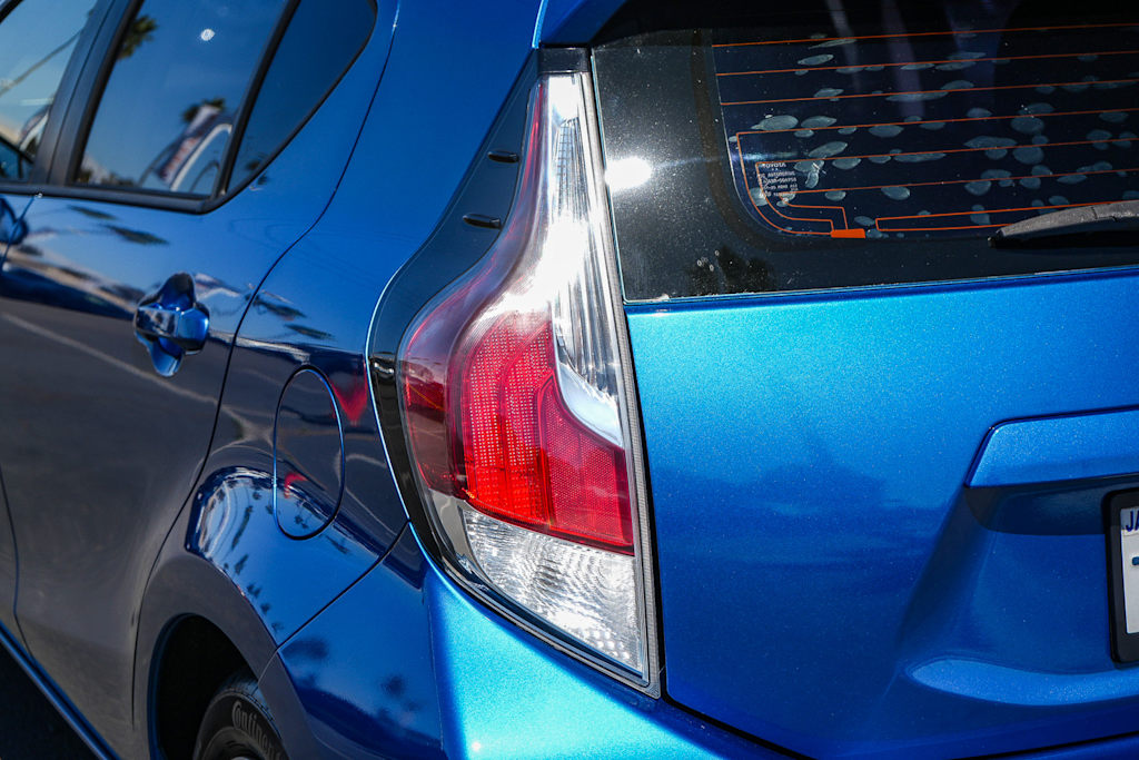 Thumbnail: 2015 Toyota Prius c - 21