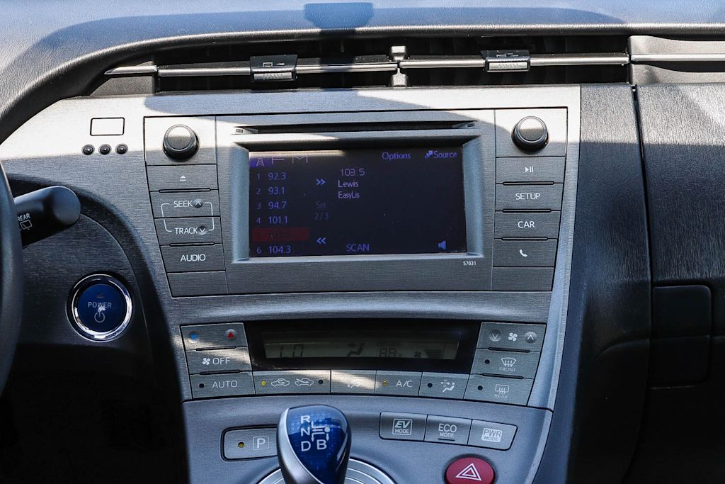 Thumbnail: 2014 Toyota Prius - 13