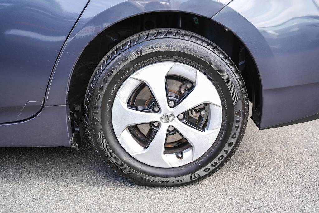 Thumbnail: 2015 Toyota Prius - 7