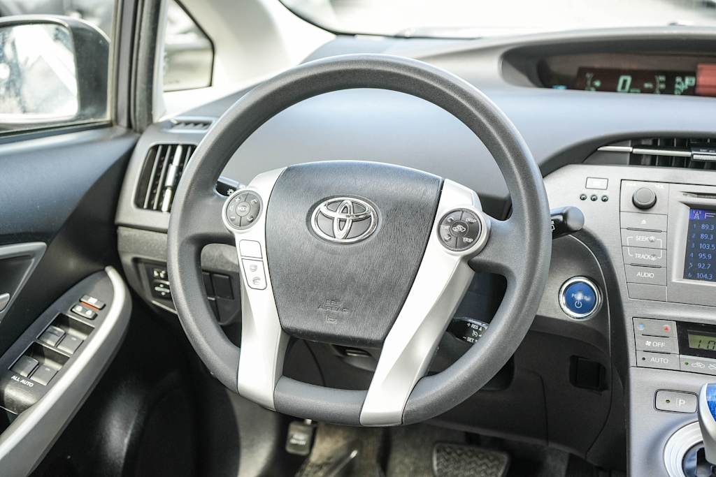 Thumbnail: 2015 Toyota Prius - 13
