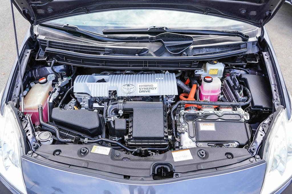 Thumbnail: 2015 Toyota Prius - 8
