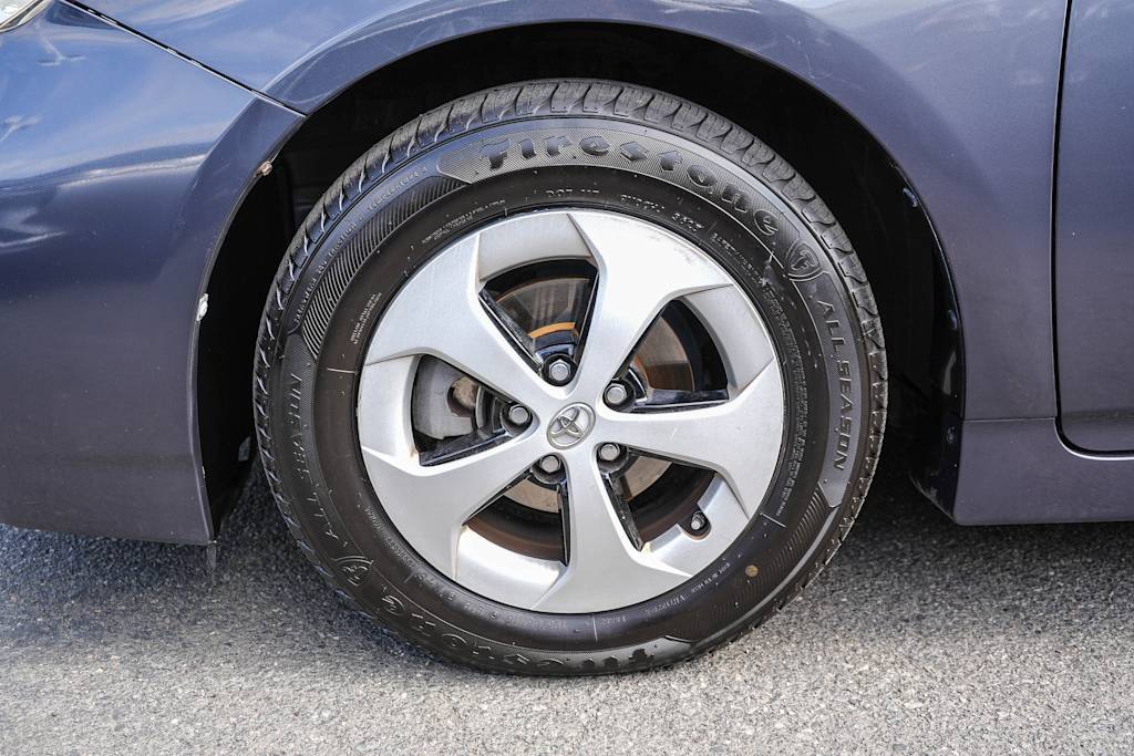 Thumbnail: 2015 Toyota Prius - 21