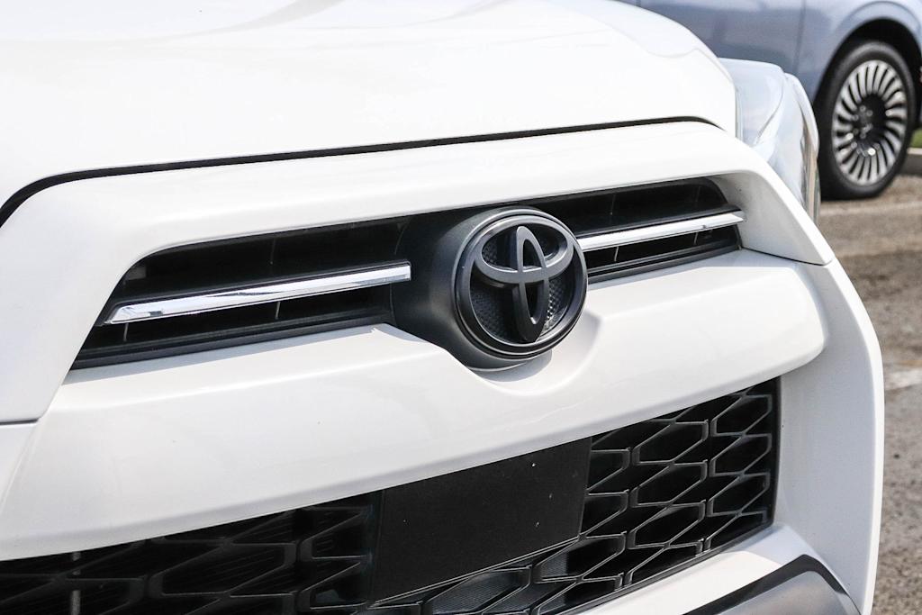Thumbnail: 2020 Toyota 4Runner - 6