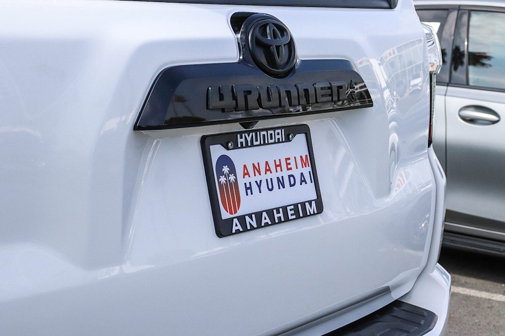 Thumbnail: 2020 Toyota 4Runner - 17