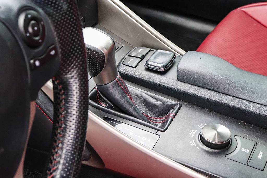 Thumbnail: 2016 Lexus IS - 22