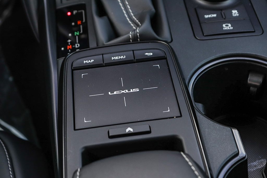 Thumbnail: 2024 Lexus ES - 27
