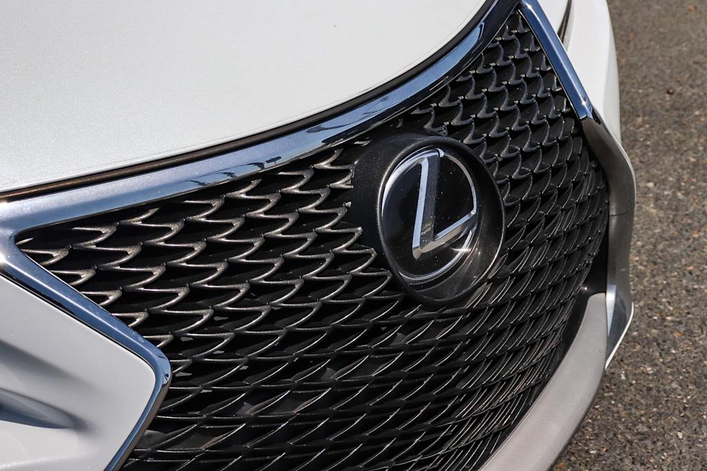 Thumbnail: 2017 Lexus RC - 19