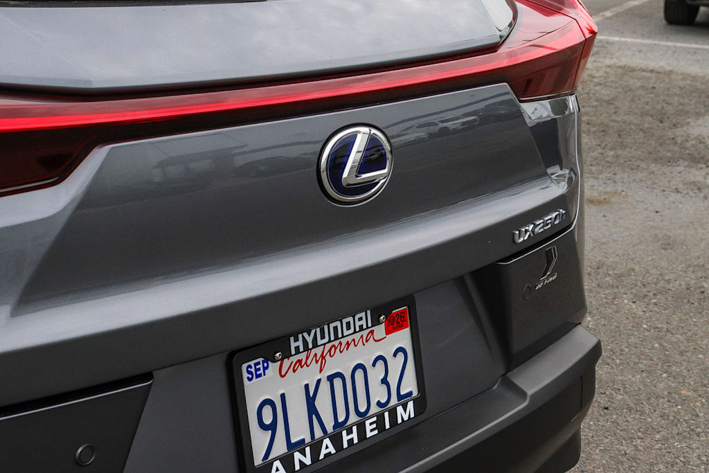 Thumbnail: 2020 Lexus UX - 22
