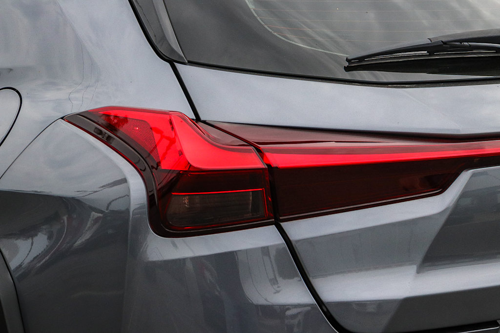 Thumbnail: 2020 Lexus UX - 21