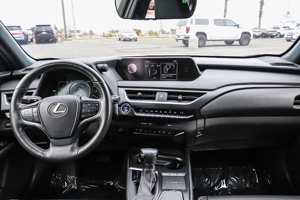 Thumbnail: 2020 Lexus UX - 2