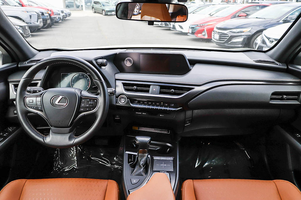 Thumbnail: 2022 Lexus UX - 2