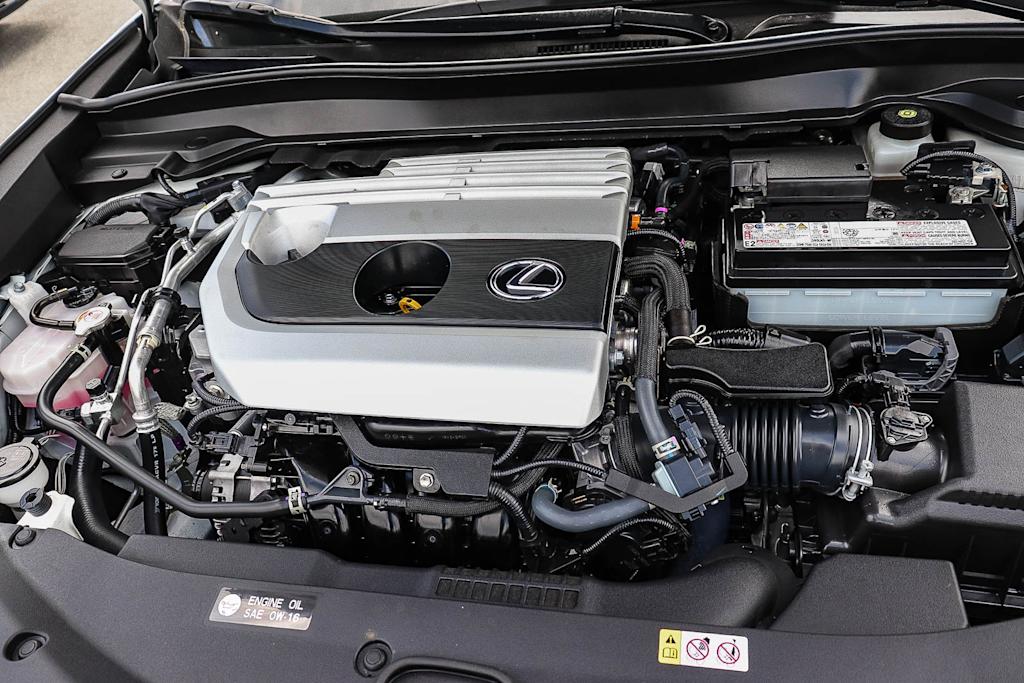 Thumbnail: 2022 Lexus UX - 8