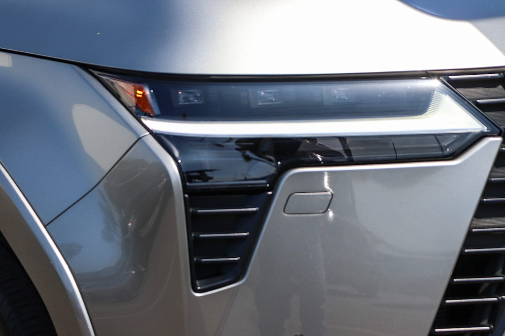 Thumbnail: 2024 Lexus ES - 18