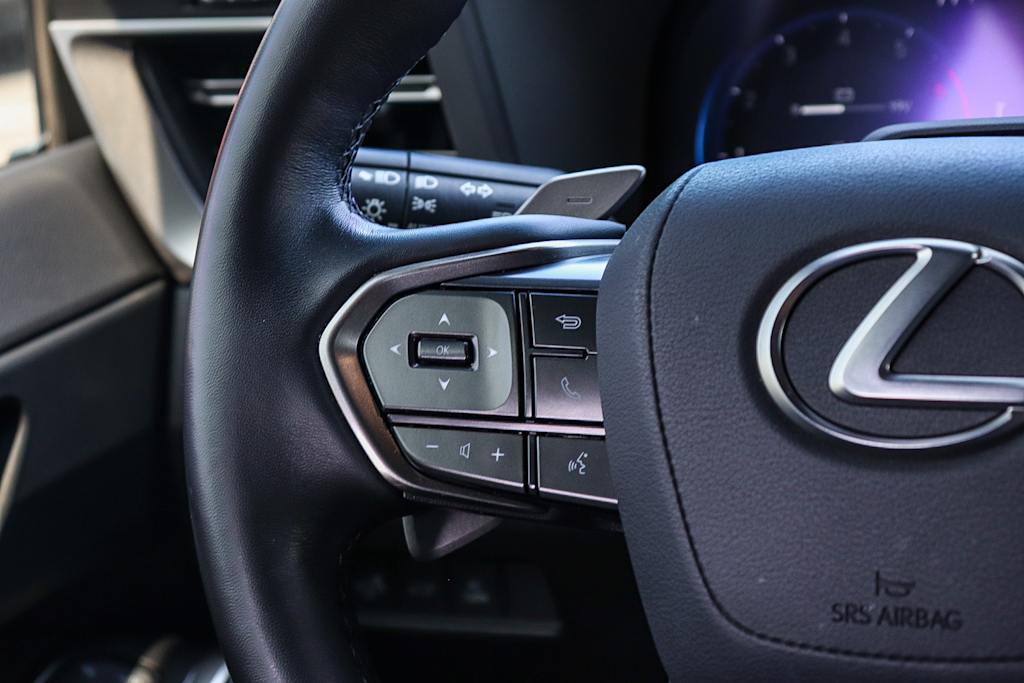 Thumbnail: 2024 Lexus ES - 23