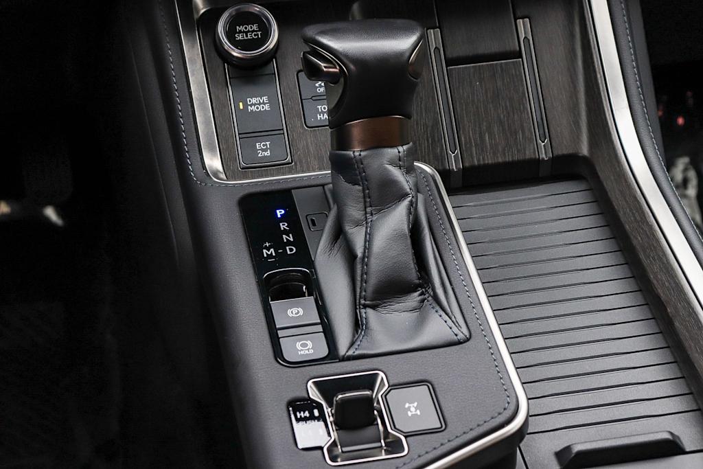 Thumbnail: 2025 Lexus ES - 14