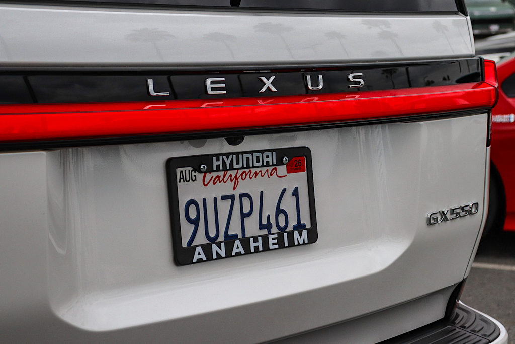 Thumbnail: 2025 Lexus ES - 6
