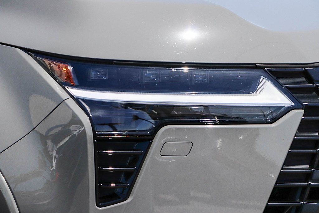Thumbnail: 2026 Lexus ES - 18