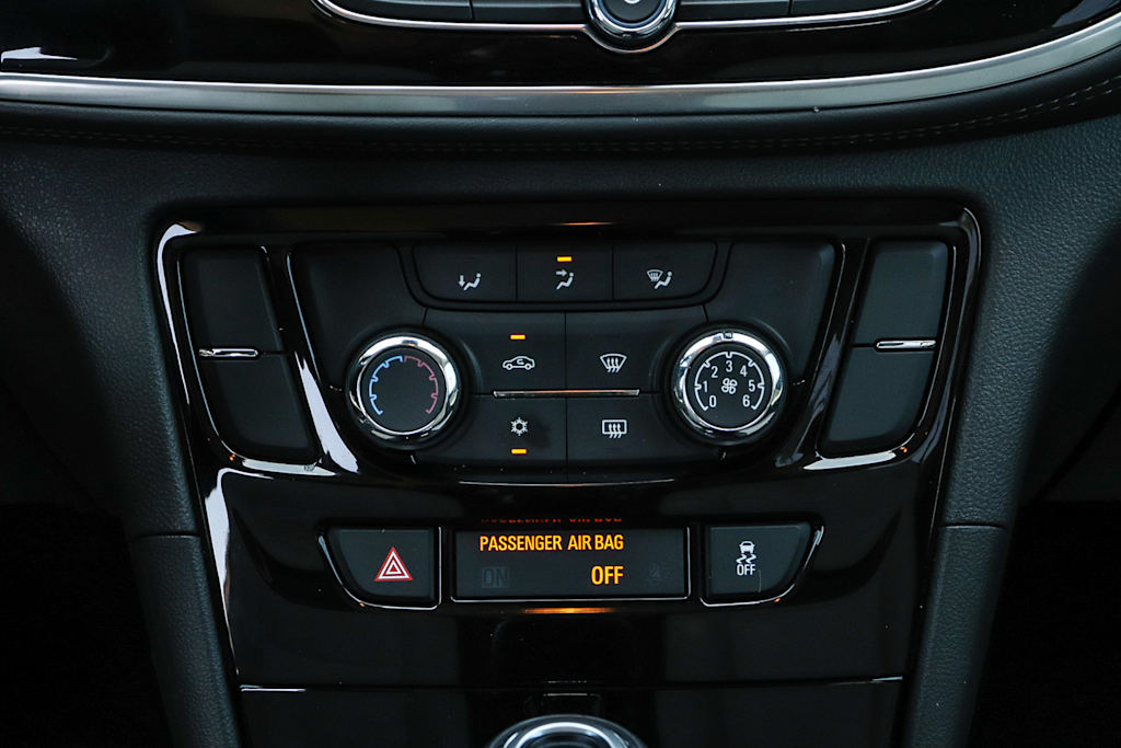 Thumbnail: 2021 Buick Encore - 23