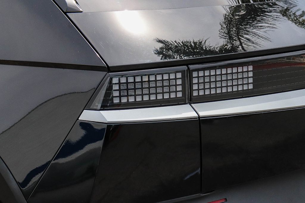 Thumbnail: 2024 Hyundai Ioniq 5 - 14