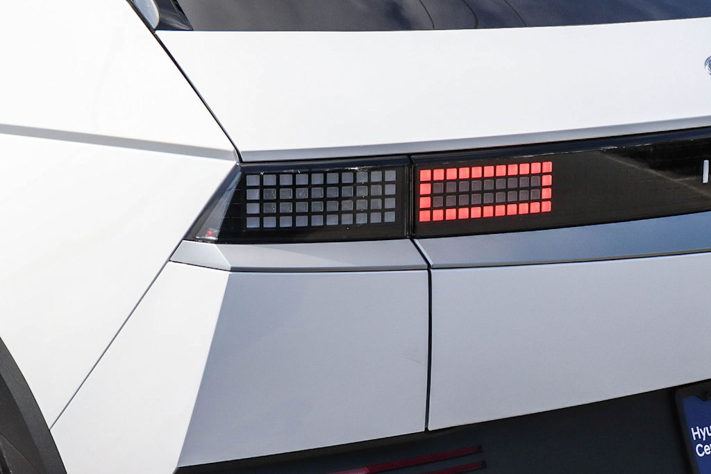 Thumbnail: 2024 Hyundai Ioniq 5 - 18