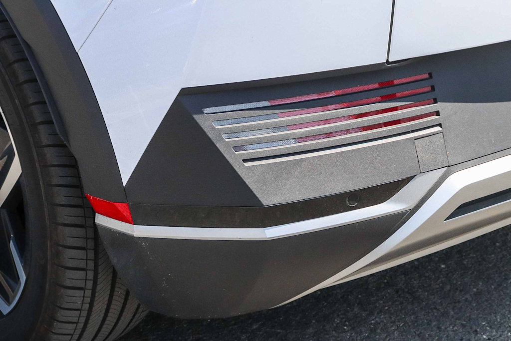 Thumbnail: 2024 Hyundai Ioniq 5 - 17