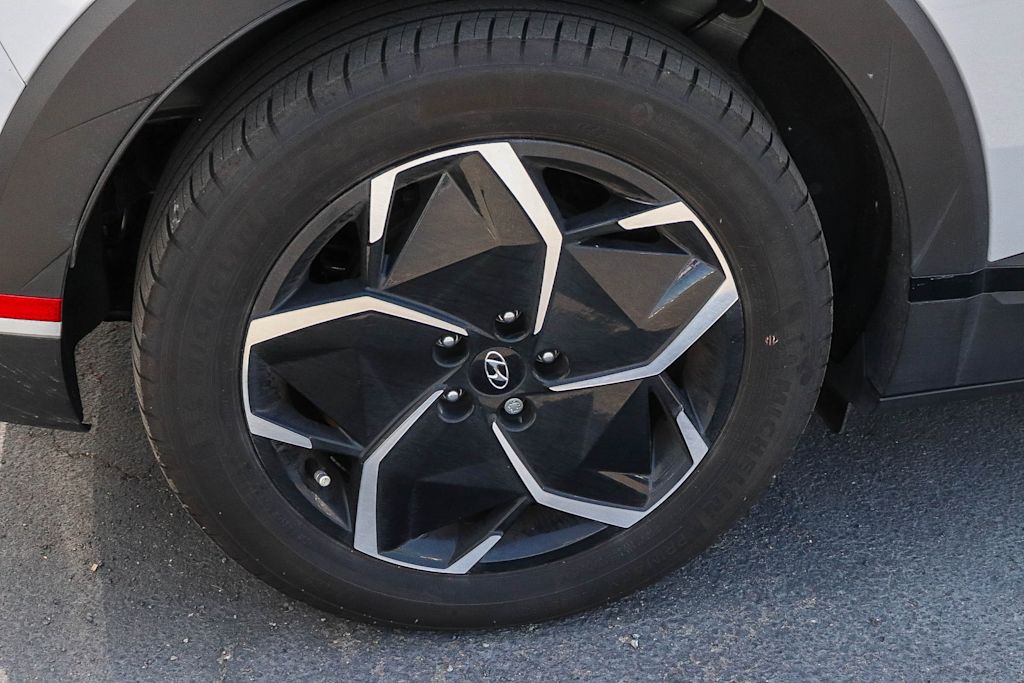 Thumbnail: 2024 Hyundai Ioniq 5 - 18