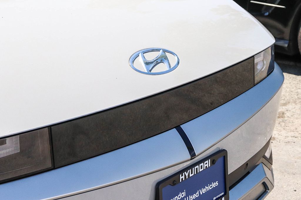 Thumbnail: 2023 Hyundai Ioniq 5 - 25