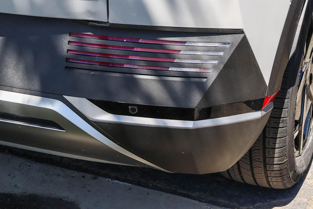 Thumbnail: 2023 Hyundai Ioniq 5 - 19