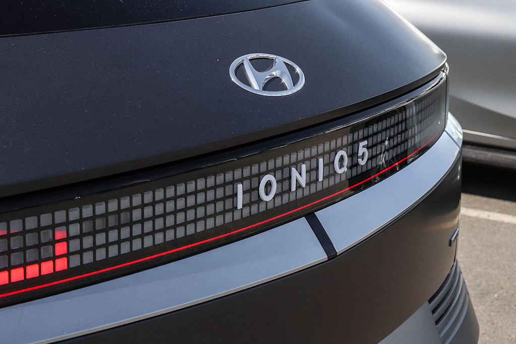 Thumbnail: 2023 Hyundai Ioniq 5 - 19
