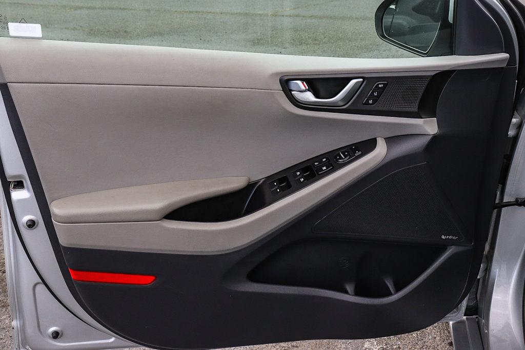 Thumbnail: 2019 Hyundai Ioniq - 26