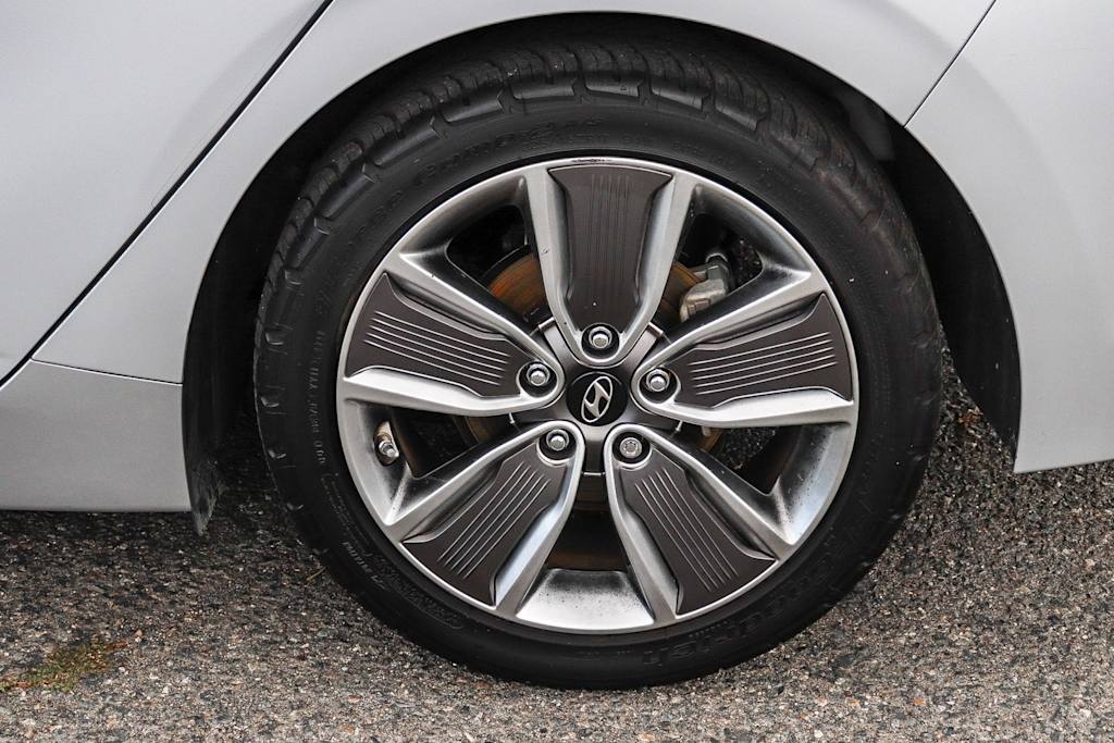 Thumbnail: 2019 Hyundai Ioniq - 6