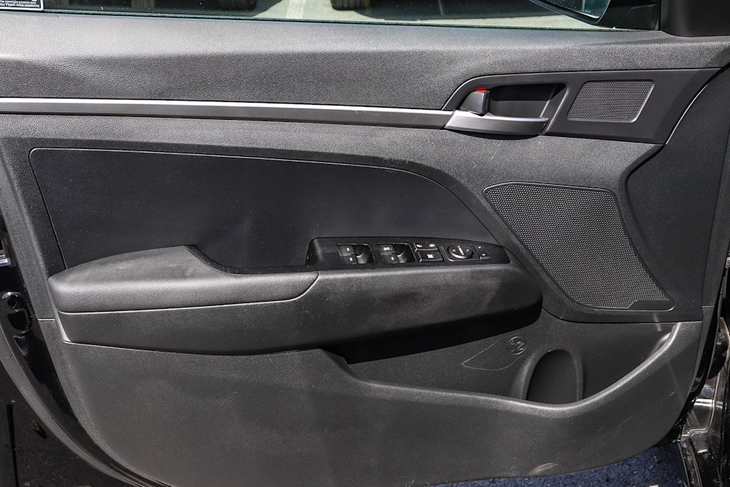 Thumbnail: 2020 Hyundai Elantra - 28