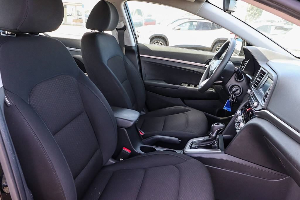 Thumbnail: 2020 Hyundai Elantra - 10