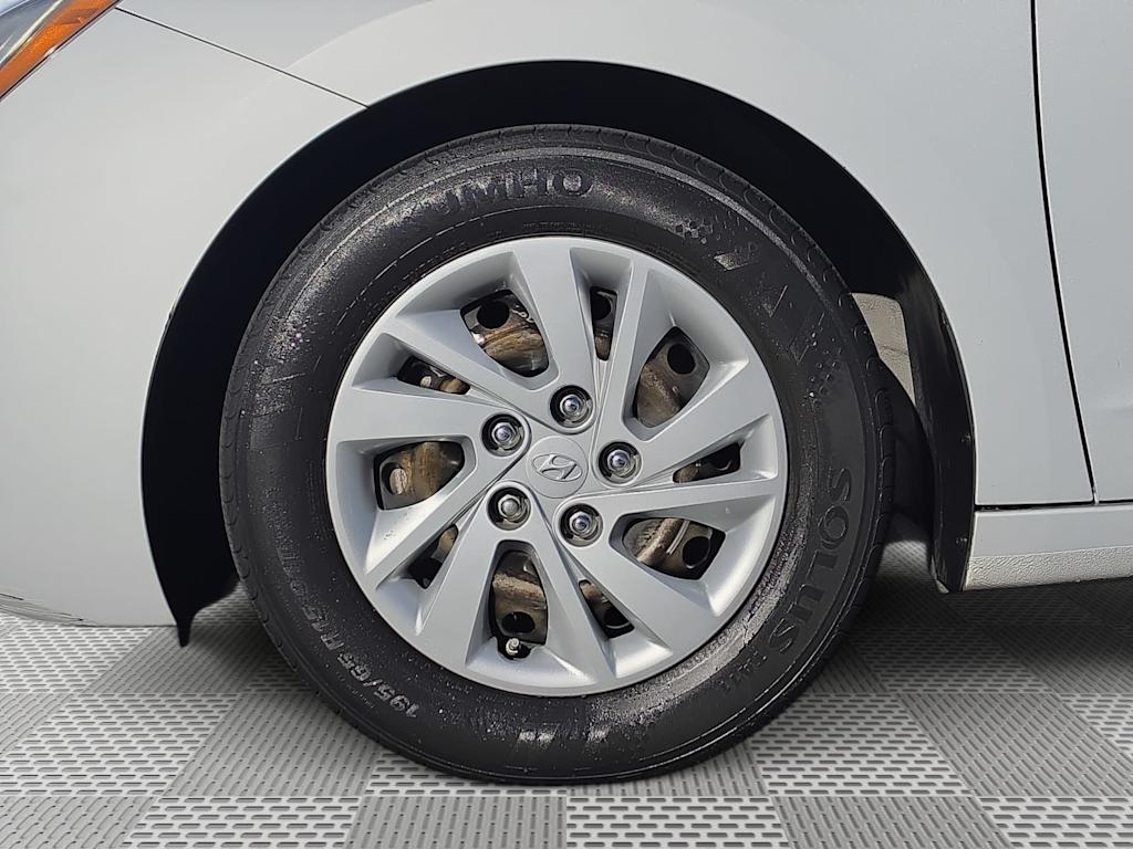 Thumbnail: 2019 Hyundai Elantra - 5