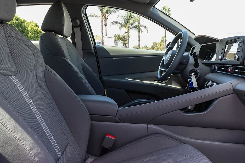 Thumbnail: 2025 Hyundai Elantra - 9