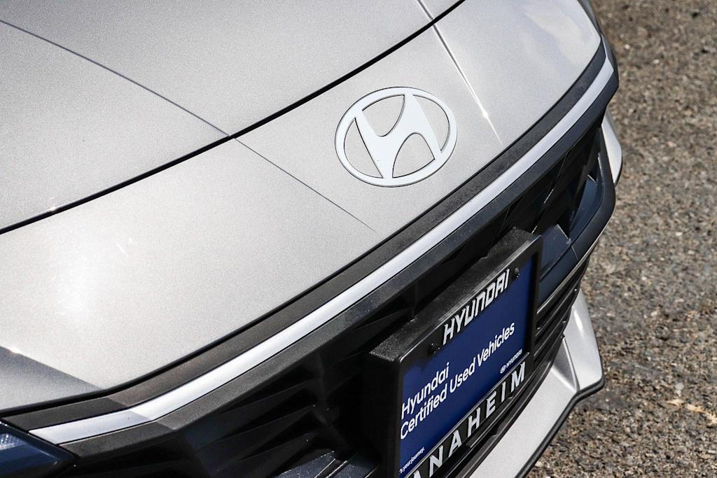 Thumbnail: 2025 Hyundai Elantra - 17