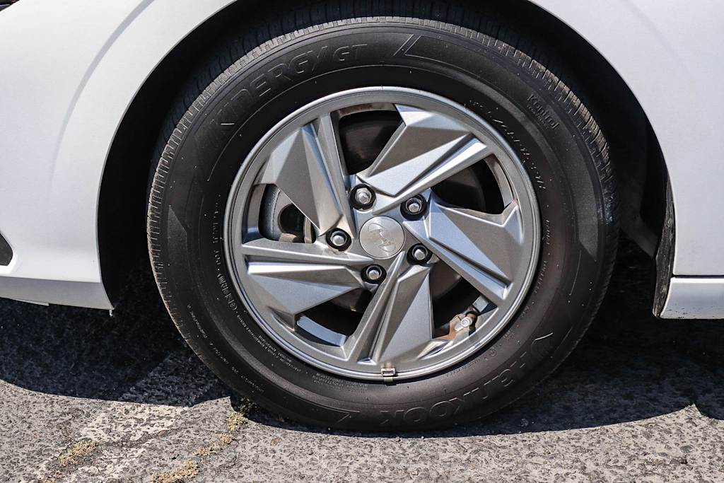 Thumbnail: 2024 Hyundai Elantra - 17