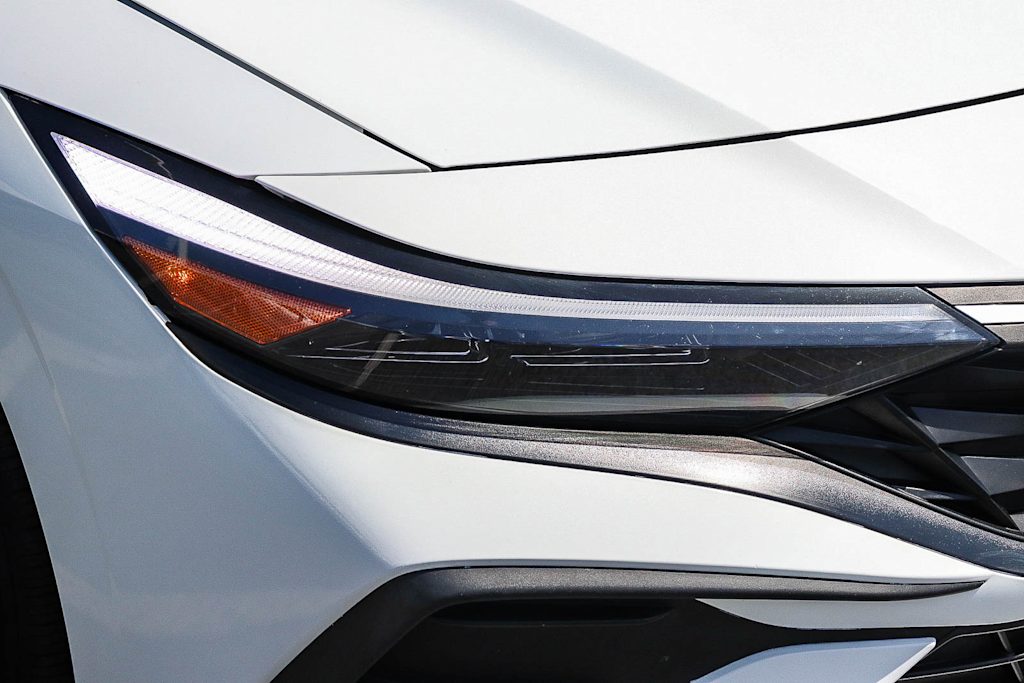 Thumbnail: 2024 Hyundai Elantra - 12