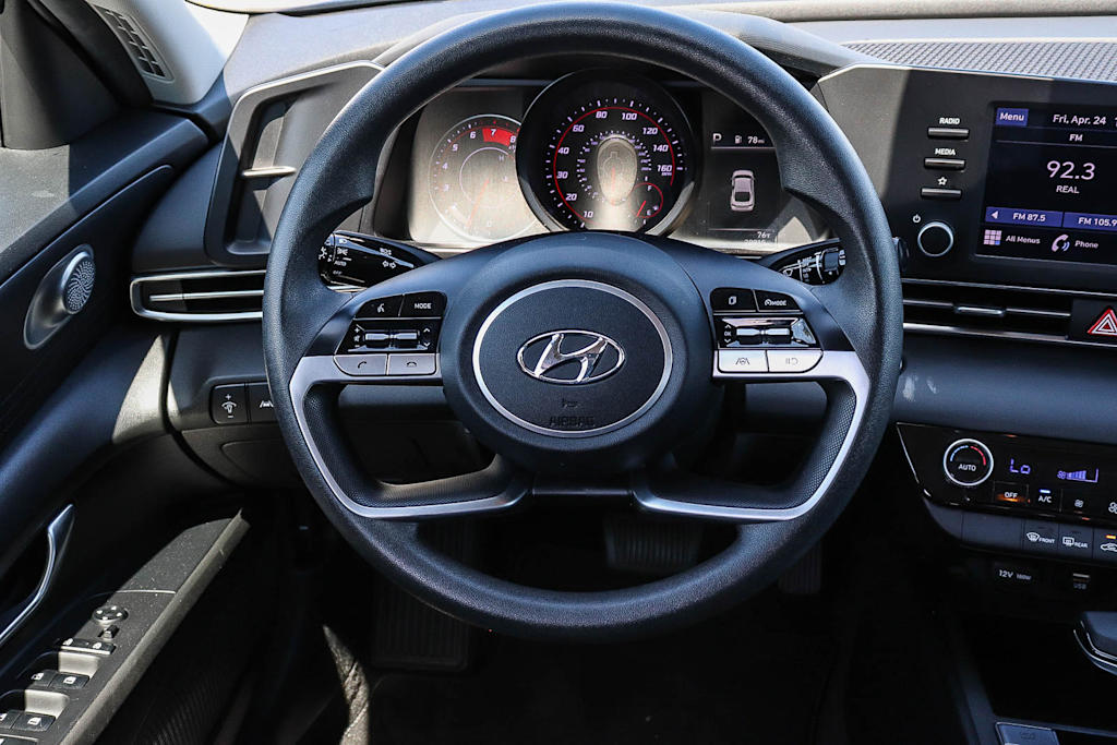 Thumbnail: 2022 Hyundai Elantra - 9