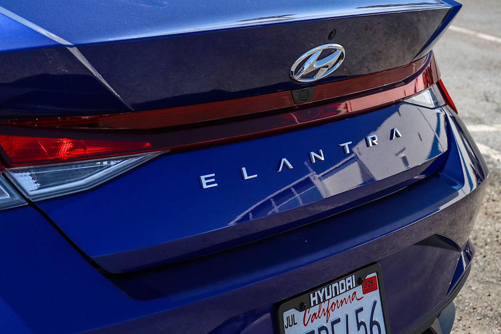 Thumbnail: 2022 Hyundai Elantra - 21