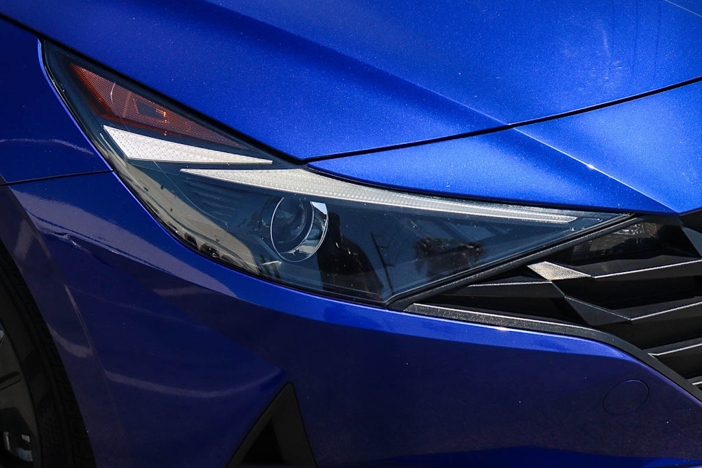 Thumbnail: 2022 Hyundai Elantra - 17