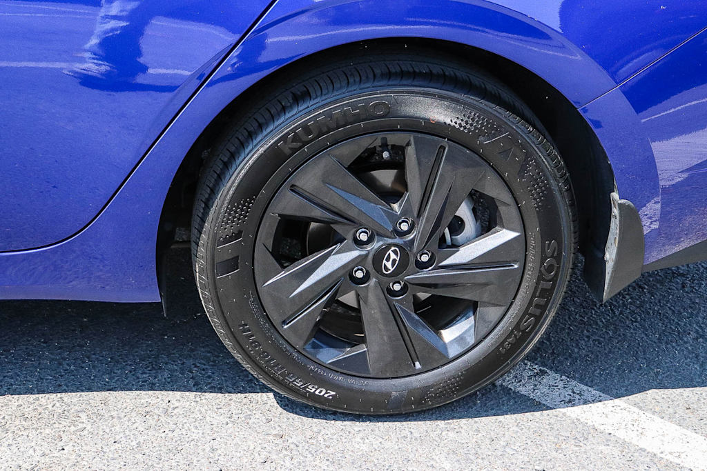 Thumbnail: 2023 Hyundai Elantra - 7