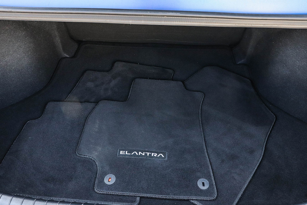 Thumbnail: 2023 Hyundai Elantra - 16
