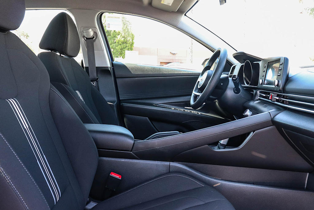 Thumbnail: 2023 Hyundai Elantra - 10
