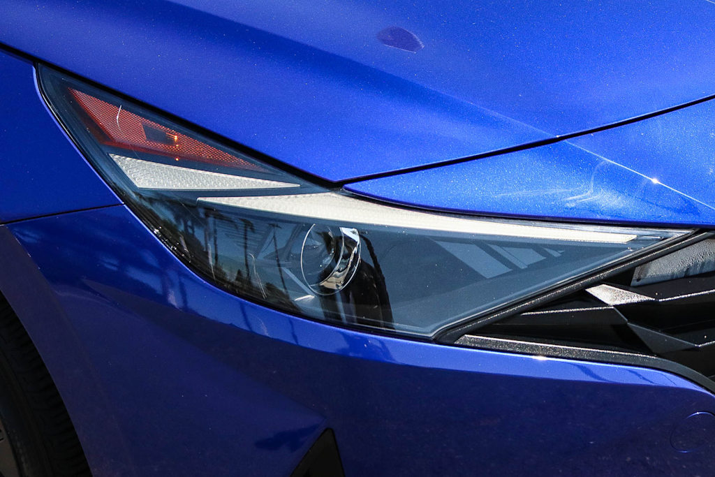 Thumbnail: 2023 Hyundai Elantra - 18