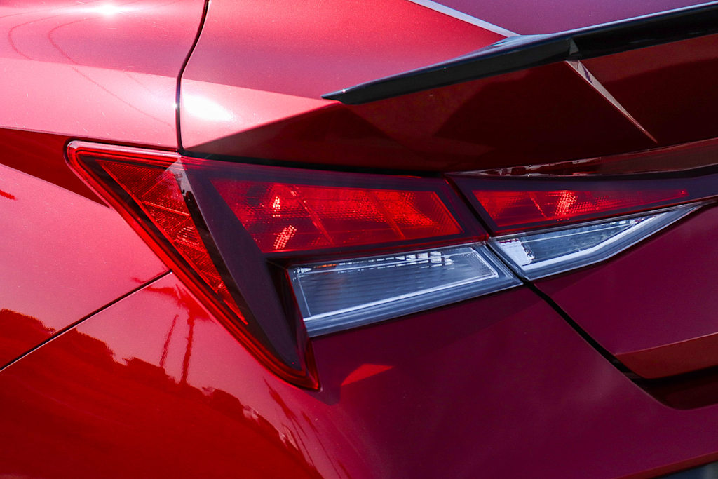 Thumbnail: 2025 Hyundai Elantra - 19
