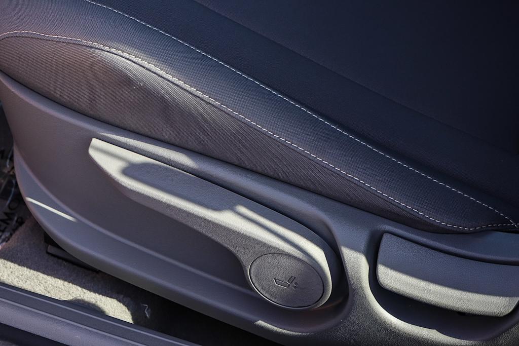 Thumbnail: 2025 Hyundai Elantra - 28